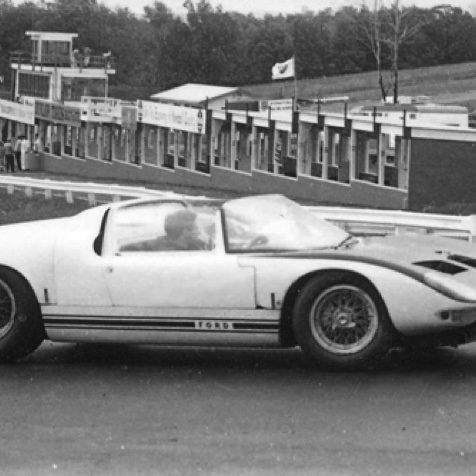 Watkins Glen 1965, Jim teste une  Ford GT 40 GT/108